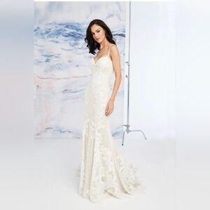 JUSTIN ALEXANDER SIGNATURE wedding dress